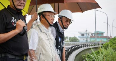 「風神」逼近，林茂盛代理縣長視察五結抽水站，縣府超前布署，全力戒備豪雨災害，並籲請行政院加速審查蘇澳溪分洪工程計畫